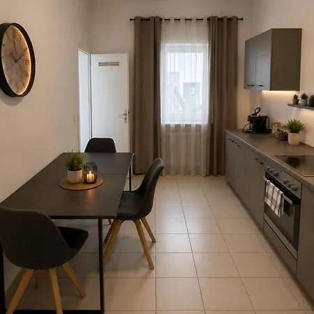 Geräumige 3-zimmer-ferienwohnung Mit Terrasse * Koblenz (Rhineland-Palatinate)
